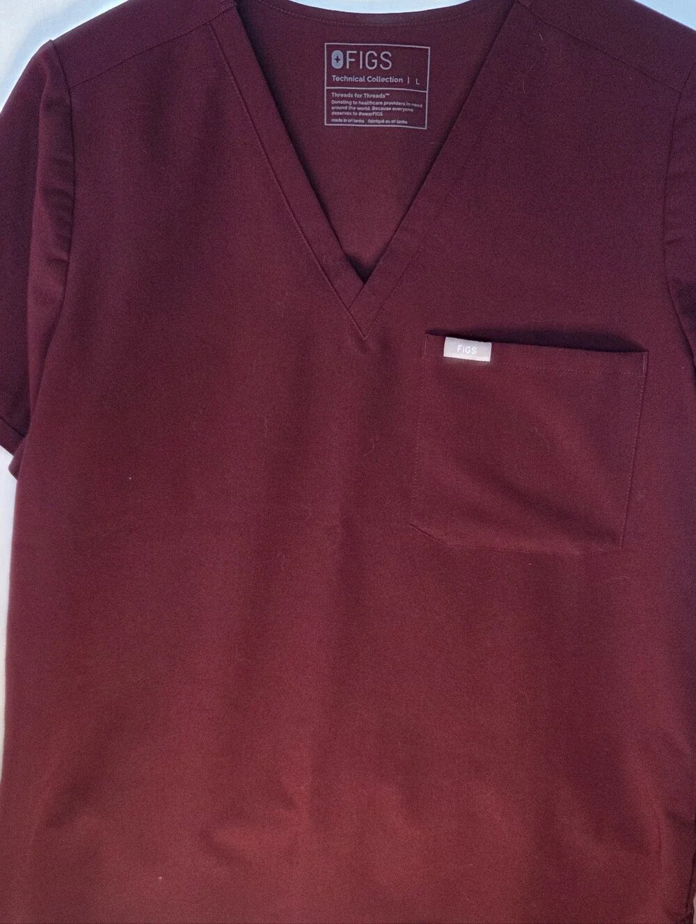 FIGS Catarina One Pocket Scrub Top Burgundy Women’s Sz L Short Sleeve Technical